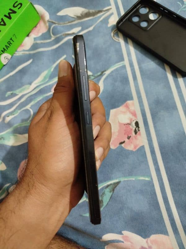 Infinix smart 7 4/64 3