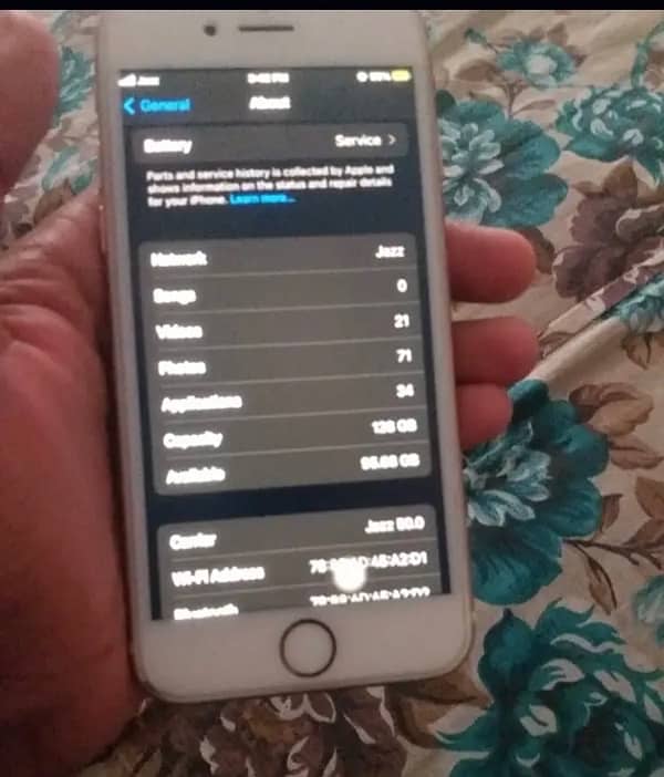 iPhone 7 128 gb condition 10/9 box not available 0