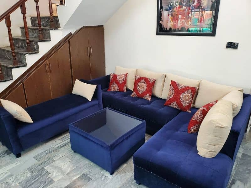 L shaped sofa with sati and tabel 5
