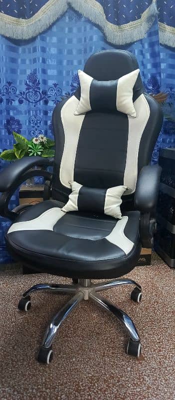 comfortable,custom pattern gaming chair with two neck and back pillows 7