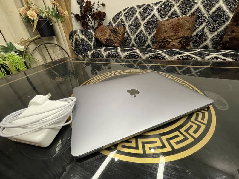 Apple Macbook ProM1 2020, 13'', 8Core CPU,8Core GPU,16GB Ram,512GB SS 1