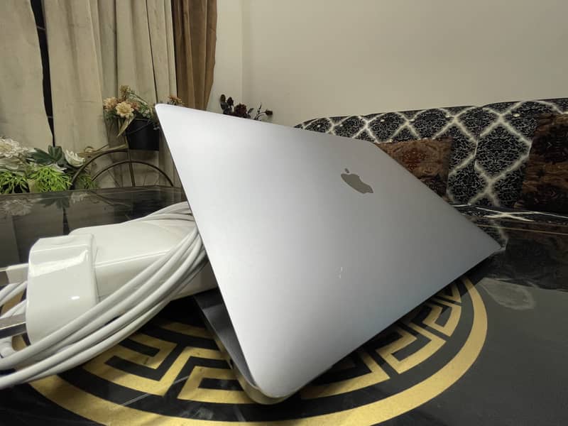 Apple Macbook ProM1 2020, 13'', 8Core CPU,8Core GPU,16GB Ram,512GB SS 3