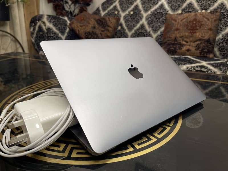 Apple Macbook ProM1 2020, 13'', 8Core CPU,8Core GPU,16GB Ram,512GB SS 5