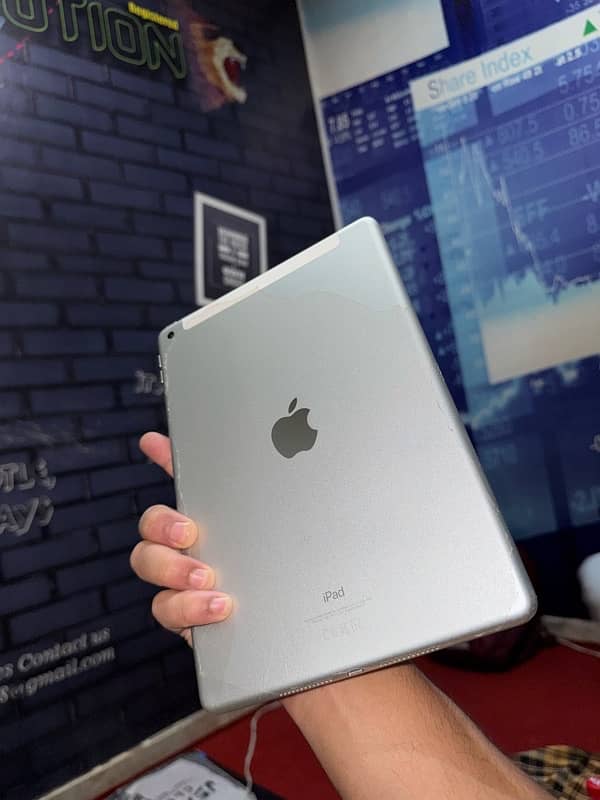 Apple ipad 9th generation 8/10 condition available on cheap price 5