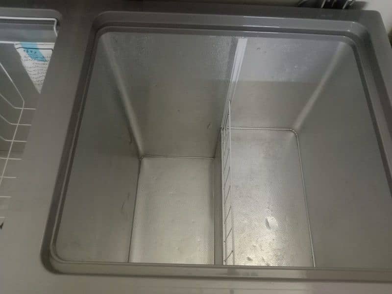 Dawlance Inverter Deep Freezer Signature 6