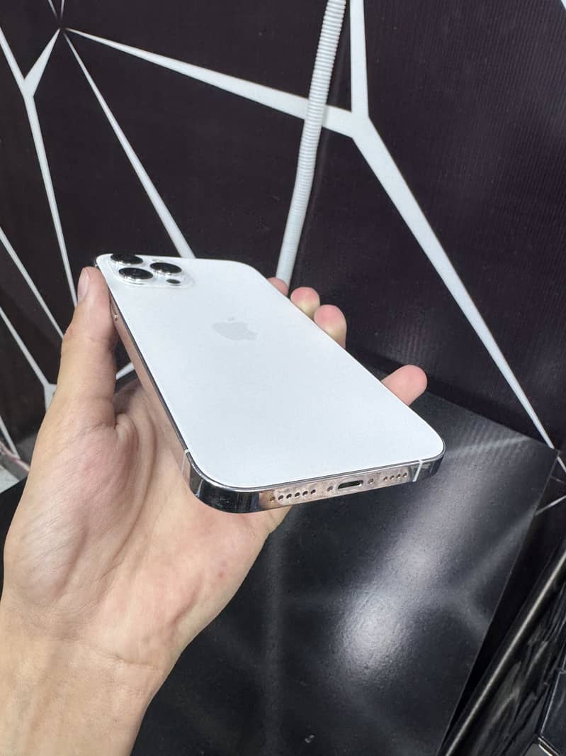 iphone 12 pro max(pta-approved) 4