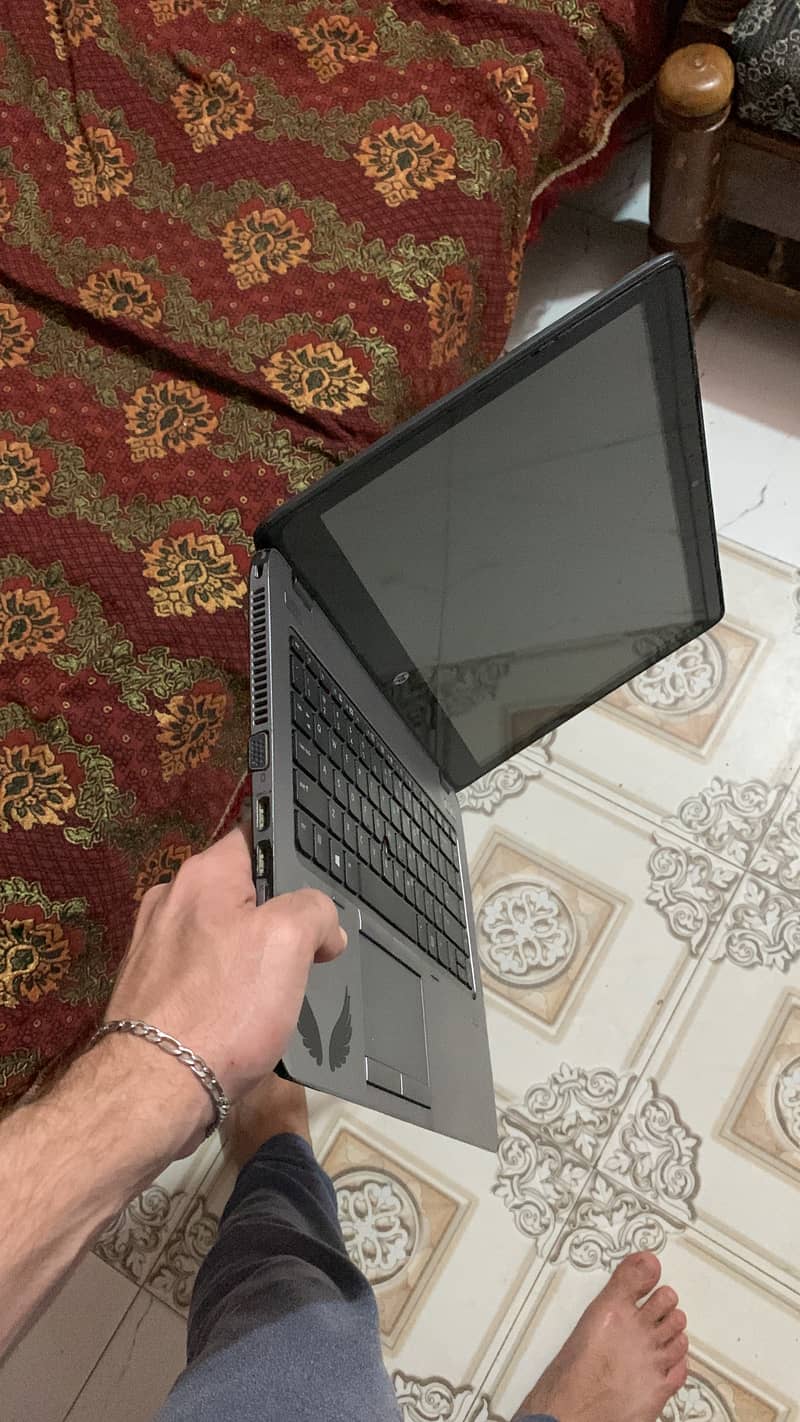 Hp elite book 840 ge i5 5th Generation touch screen 5