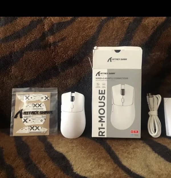attack shark r1 gaming mouse 1