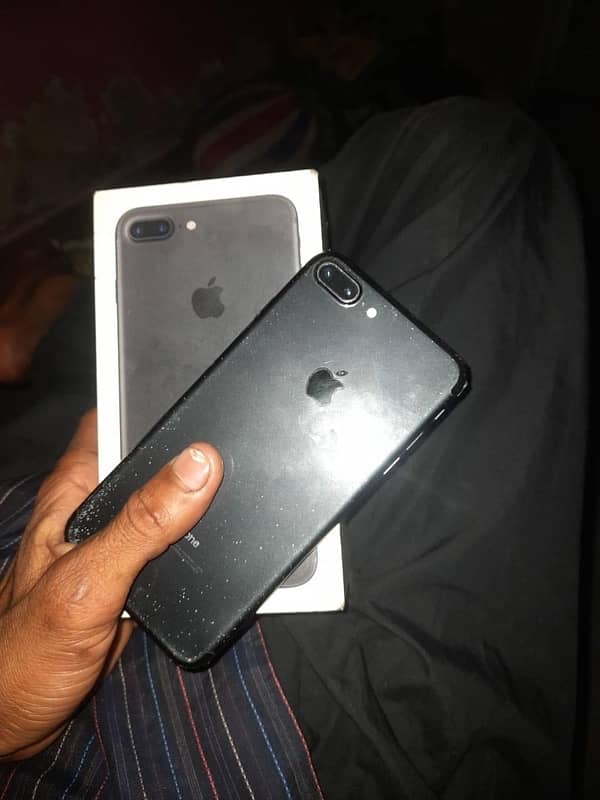 iPhone 7 Plus 32GB approved with box 4