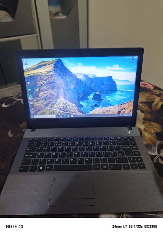 ergodevice all ok ram 4Gb rom 512 core i5 1
