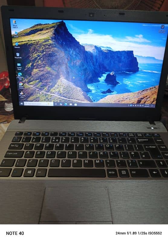 ergodevice all ok ram 4Gb rom 512 core i5 5