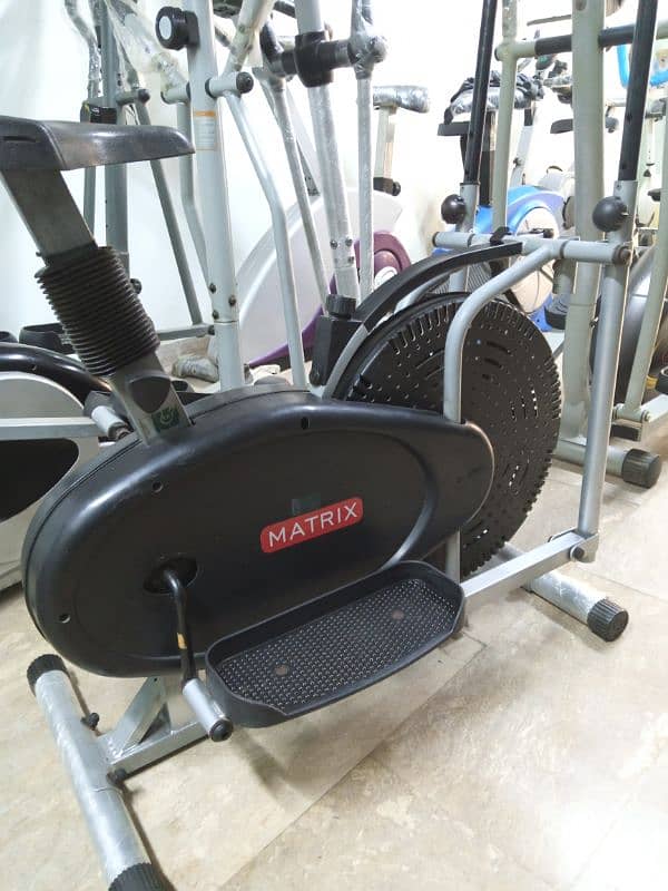Exercise (Elliptical cross trainer) cycle 3