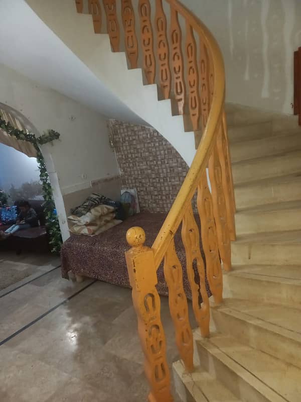 Independent 3 bed dd ground+1 bungalow boundary wall jauhar block 8 0