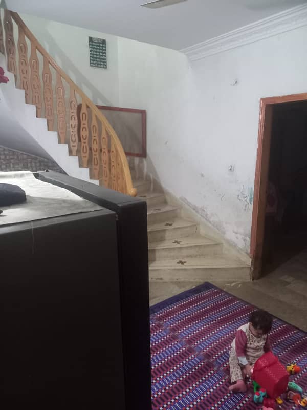 Independent 3 bed dd ground+1 bungalow boundary wall jauhar block 8 1