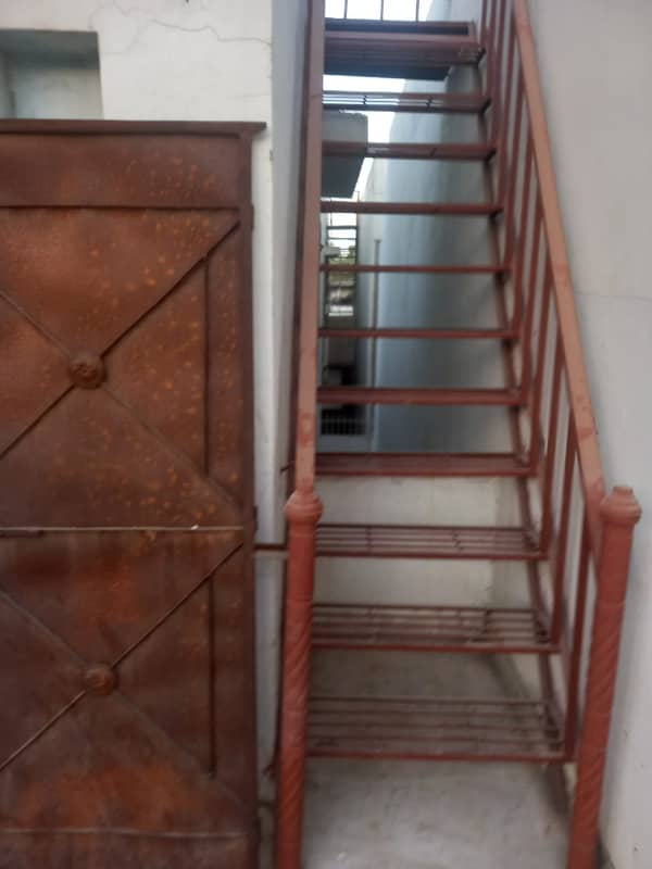 Independent 3 bed dd ground+1 bungalow boundary wall jauhar block 8 4
