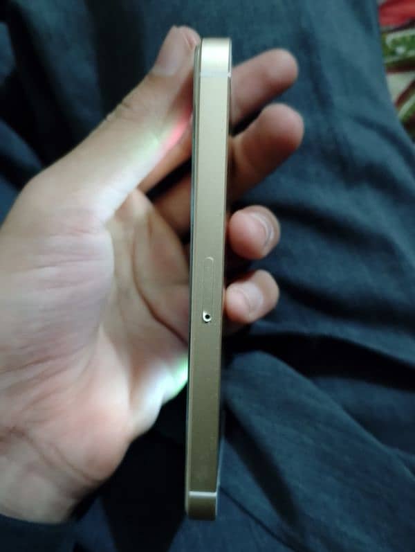 iphone SE factory unlock 128GB 2