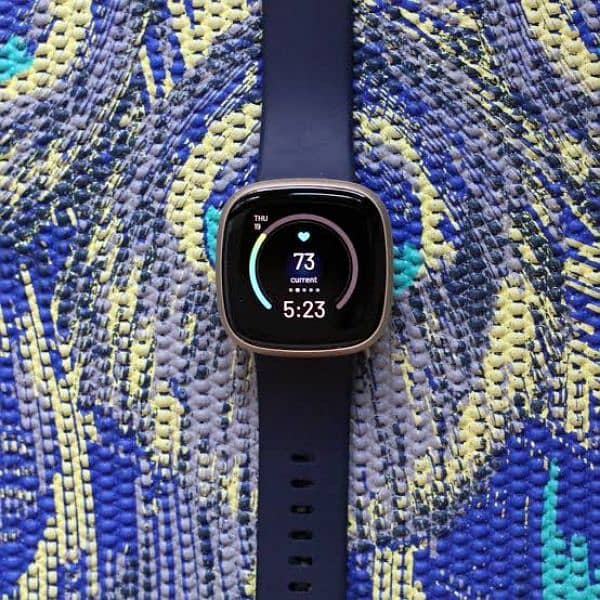 fitbit versa 3 brand new condition 0