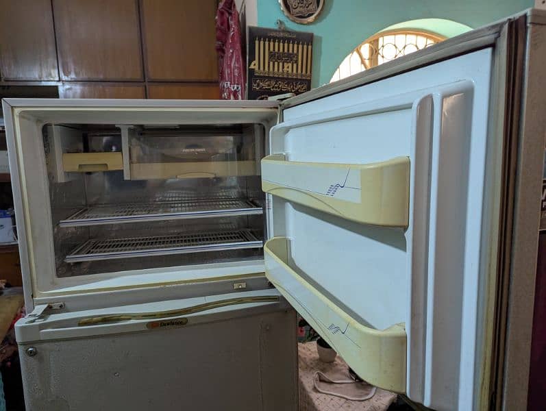 Dawlance Full Size Refrigerator 3
