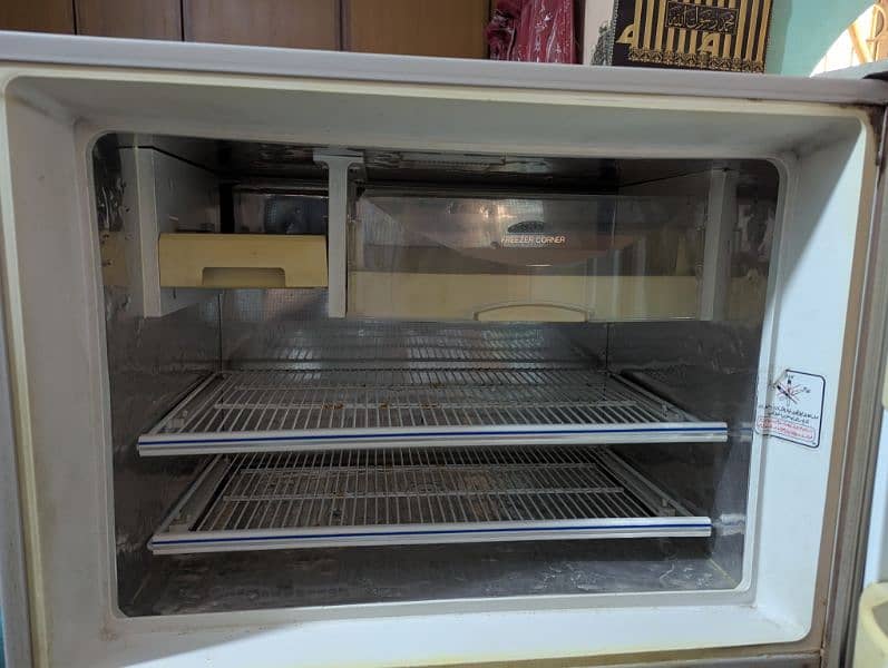 Dawlance Full Size Refrigerator 4