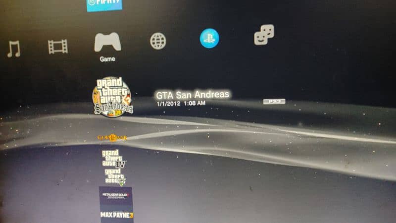 500gb ps3/48 games installed with tow controllers boxe pack 14
