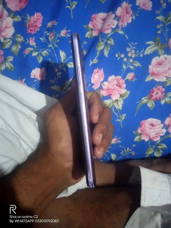 back camera damage hai condition 10 by 8 5