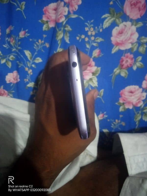 back camera damage hai condition 10 by 8 6