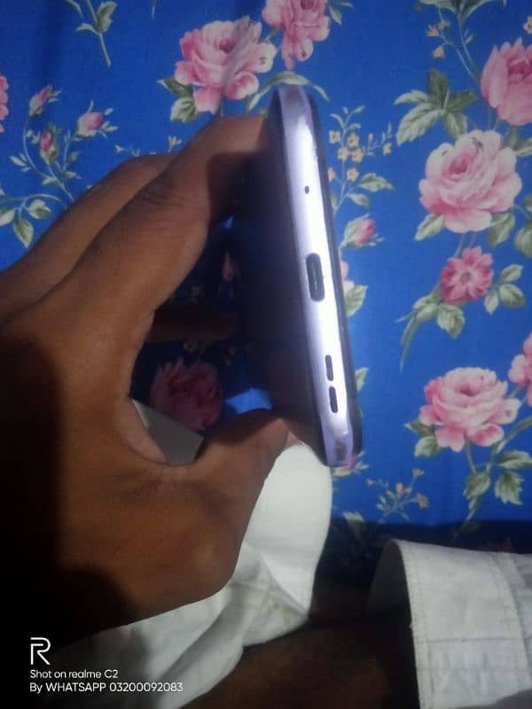 back camera damage hai condition 10 by 8 7