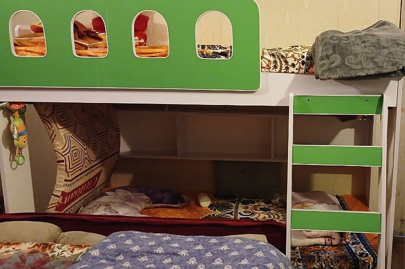 bunk bed 0