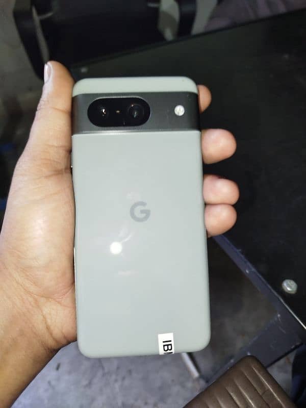 google pixel 8 lush cundition 0