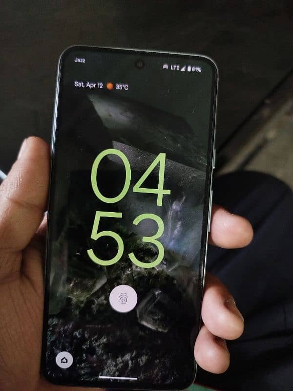 google pixel 8 lush cundition 2