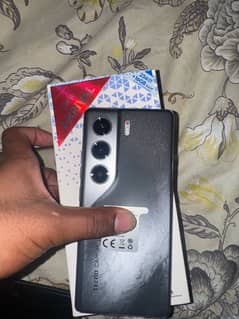 Tecno camon 40