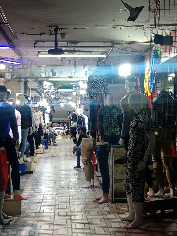 GOLDEN CHANCE: RUNNING SHOP FOR SALE IN MAIN GARMENT SADDAR MARKER NEAR ZAINAB MARKET 0