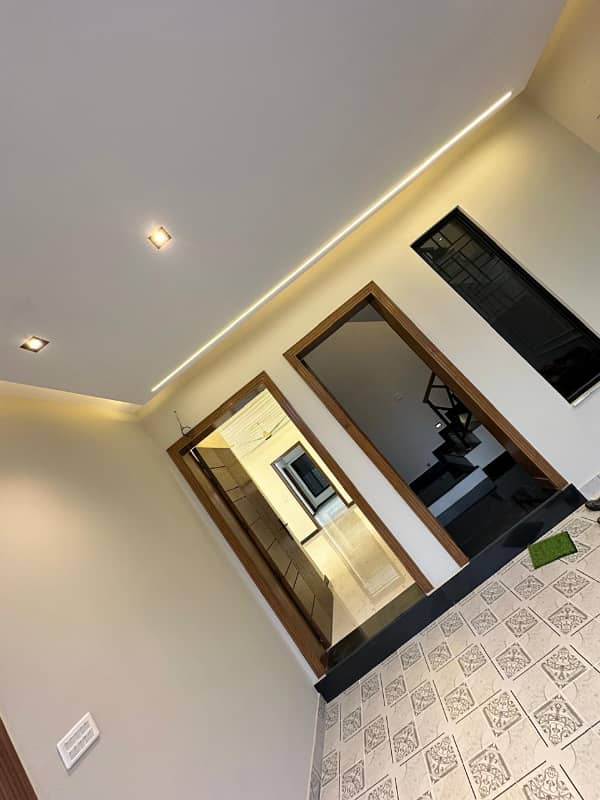 Luxury House For Sale In Faisal Town 3