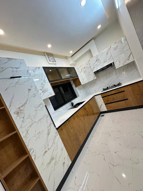 Luxury House For Sale In Faisal Town 7