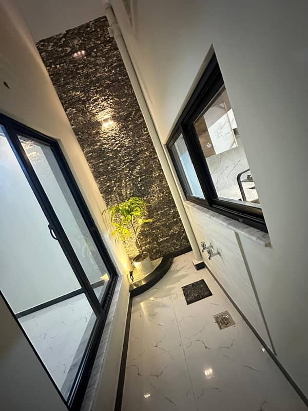 Luxury House For Sale In Faisal Town 8