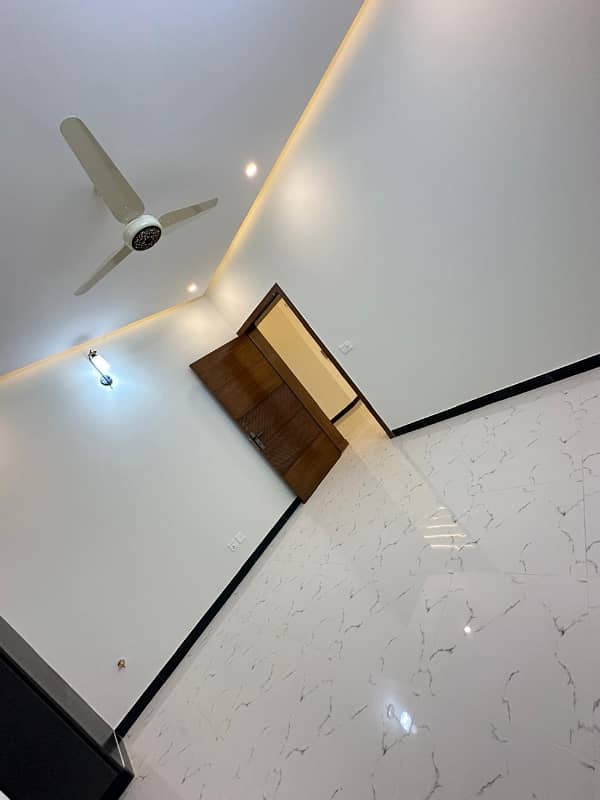 Luxury House For Sale In Faisal Town 13