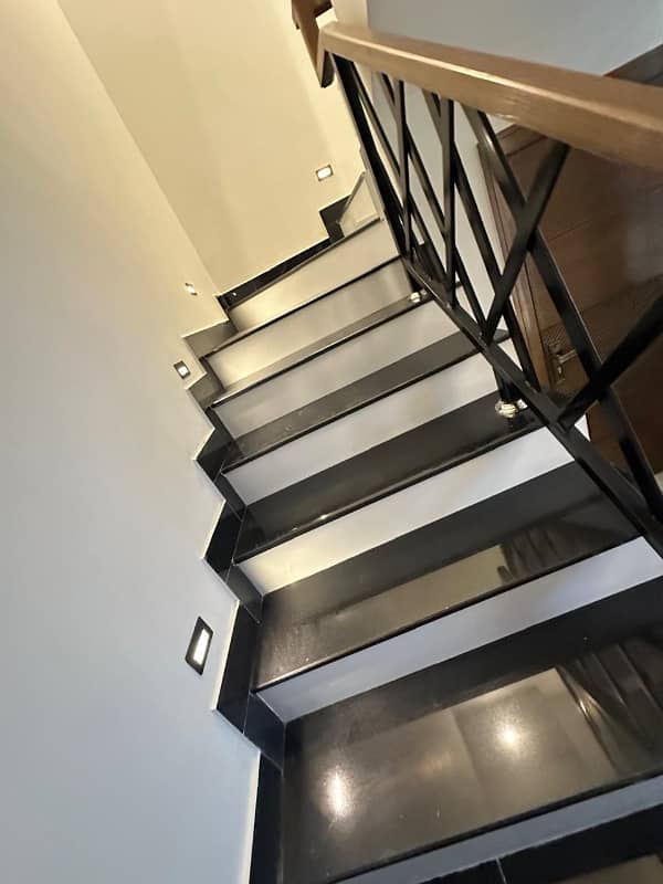 Luxury House For Sale In Faisal Town 14