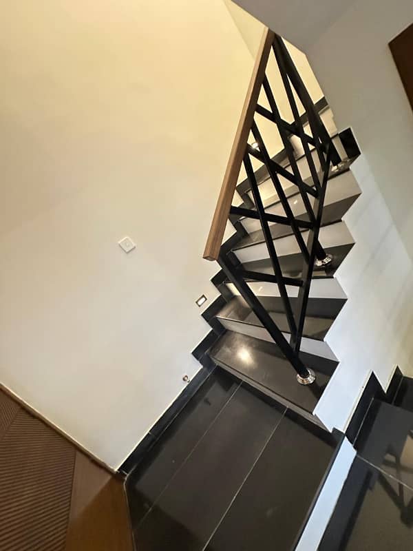 Luxury House For Sale In Faisal Town 15