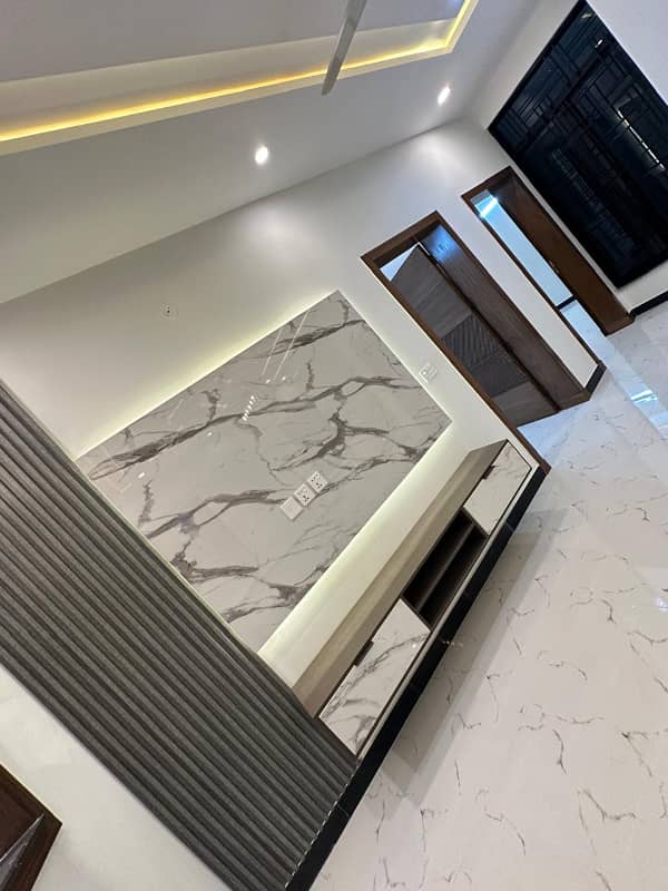 Luxury House For Sale In Faisal Town 16