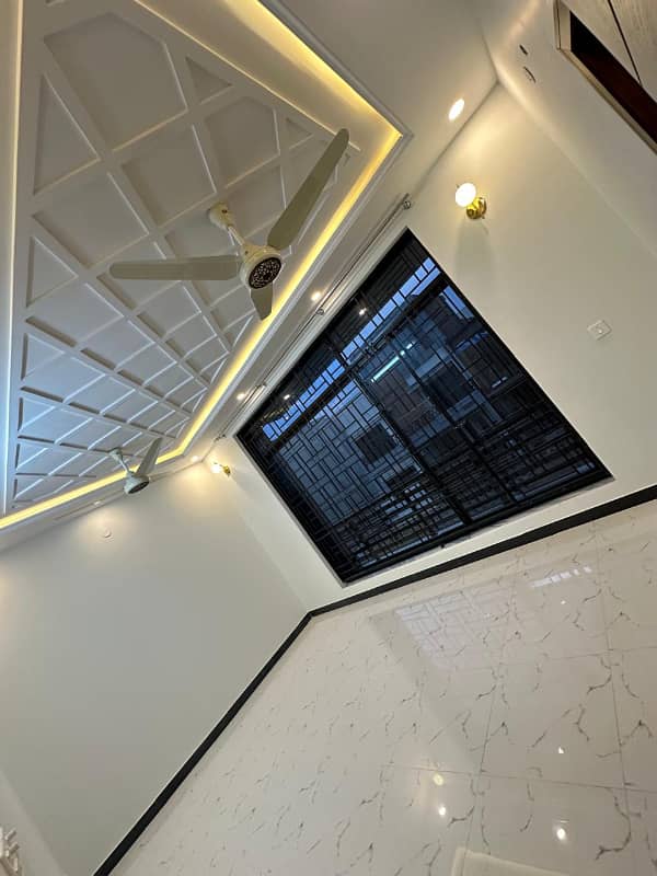 Luxury House For Sale In Faisal Town 21