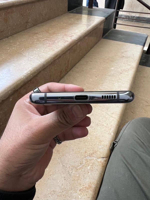 Samsung S20 plus 5G Non Pta 4