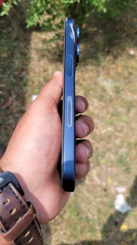 I phone 15 pro 256 gb factory unlocked non Pta 2