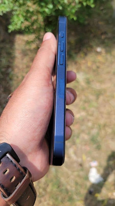 I phone 15 pro 256 gb factory unlocked non Pta 4