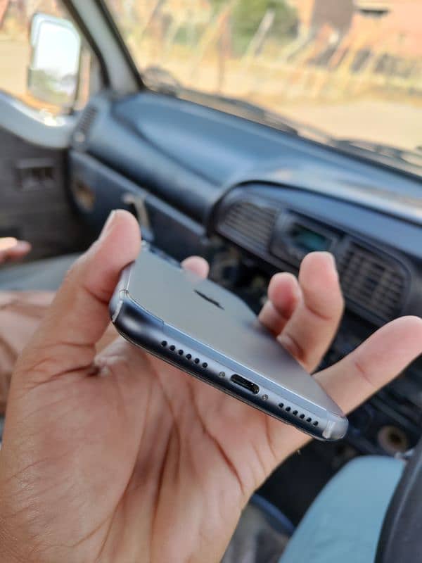 iPhone 11 factory unlocked 6