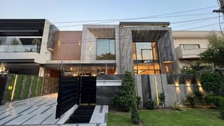 1 Kanal House For Sale 5 Beds Swimming Pool