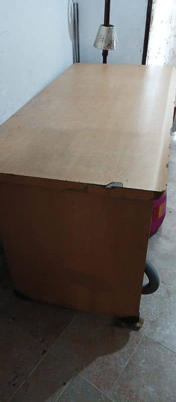 Computer / Office table 0