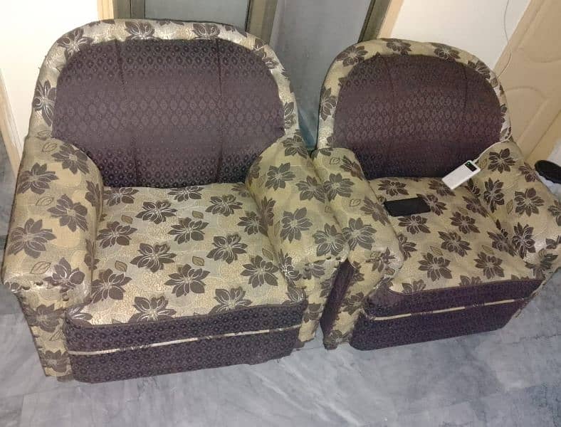 5 seater Sofa set For sale -3+1+1 with covers 1
