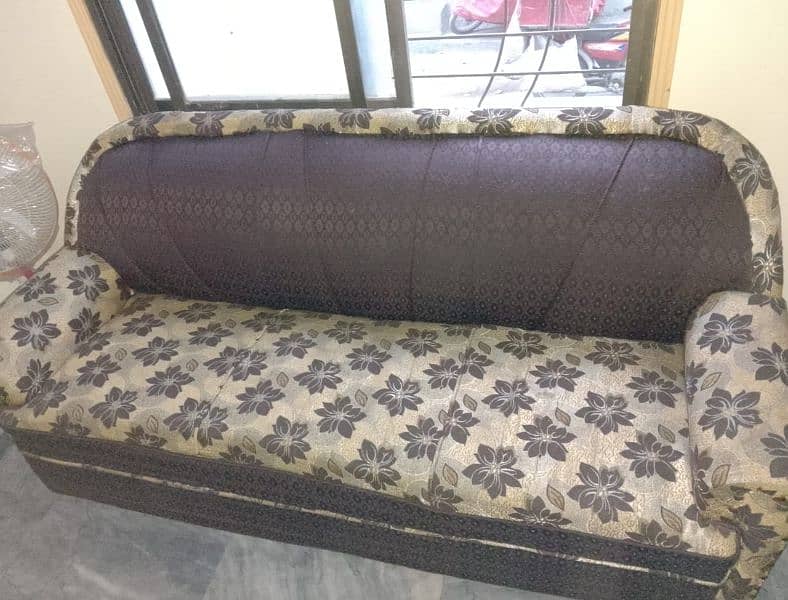 5 seater Sofa set For sale -3+1+1 with covers 3