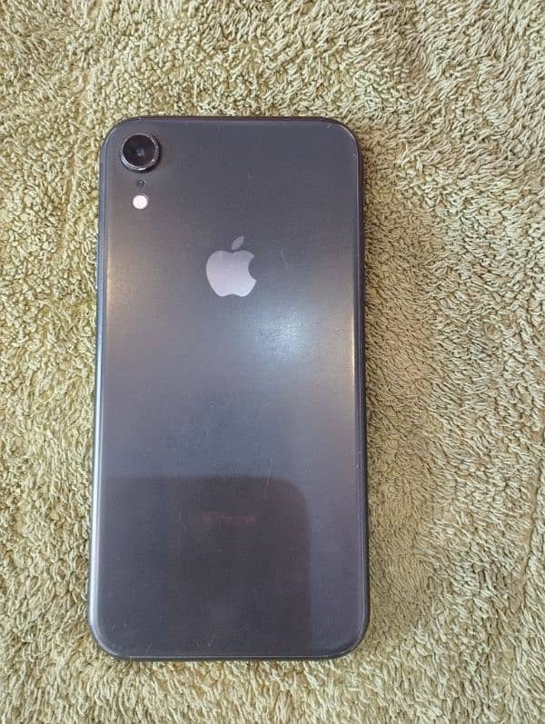 iPhone XR 64GB ROOM 82 % Battery HEALTH NON PTA 0