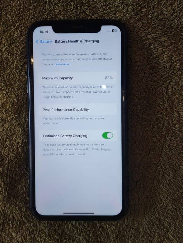 iPhone XR 64GB ROOM 82 % Battery HEALTH NON PTA 2